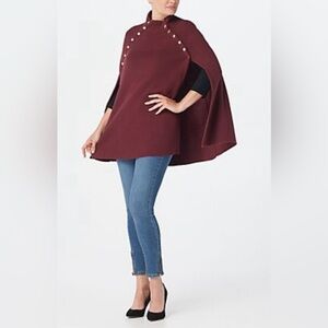 GILI Sweater Cape. Color: Rust. Size: M/L